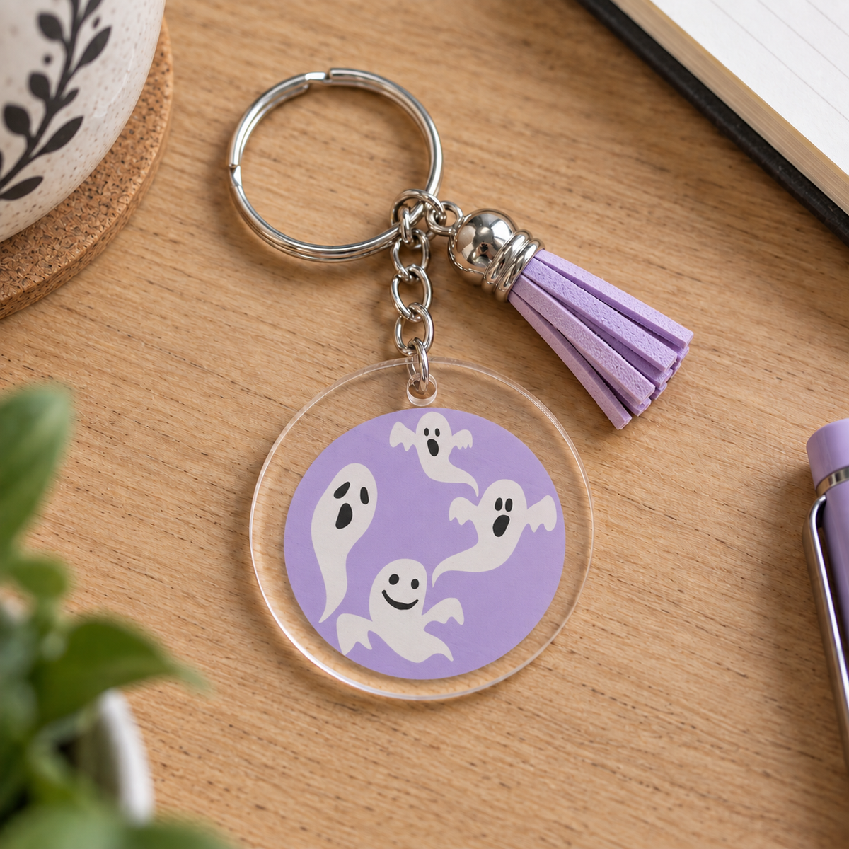Porte-clés Halloween violet petits fantômes blancs avec pompon lilas