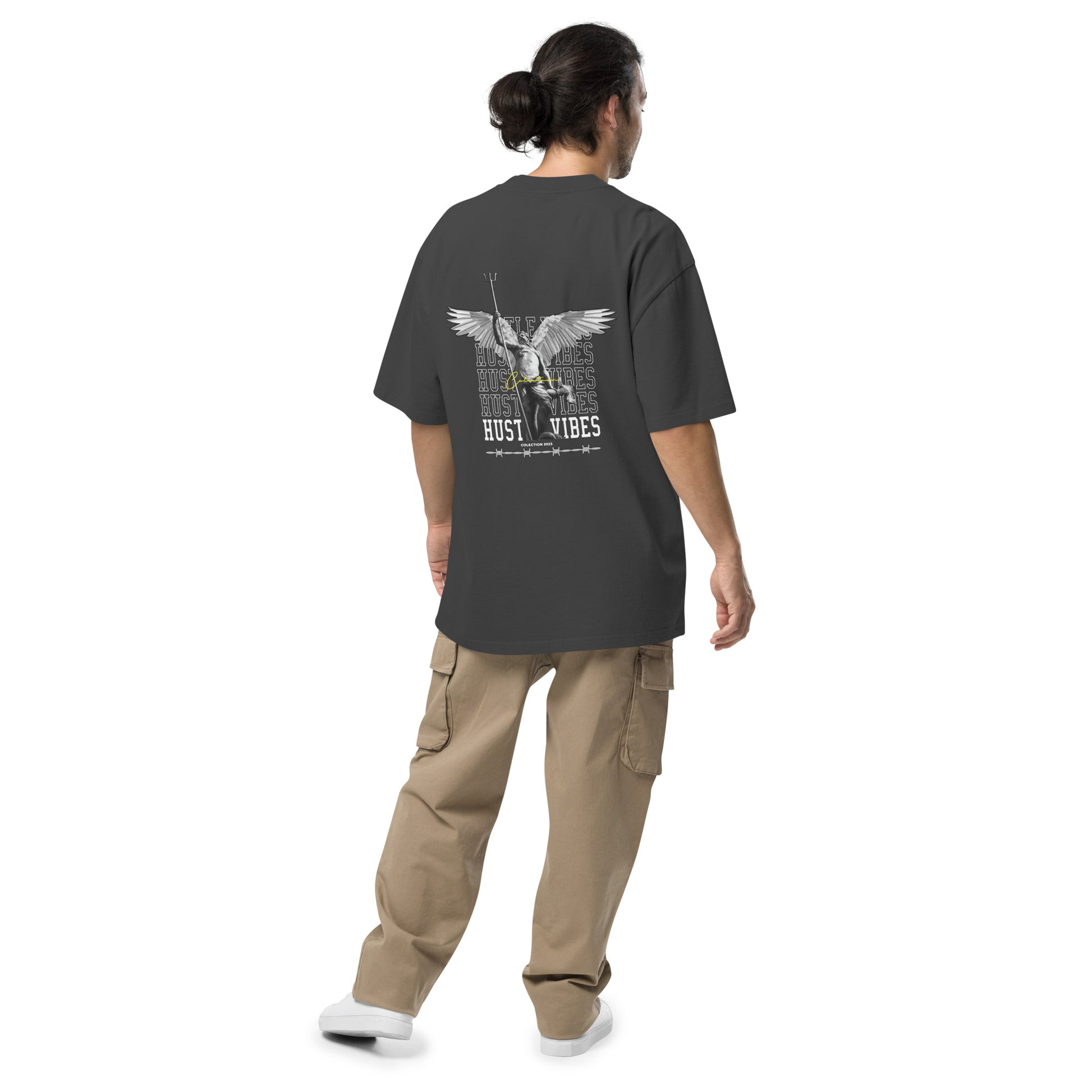 T-shirt oversize délavé Hustle Vibes Noir Délavé vue de dos - grand imprimé ange streetwear au dos