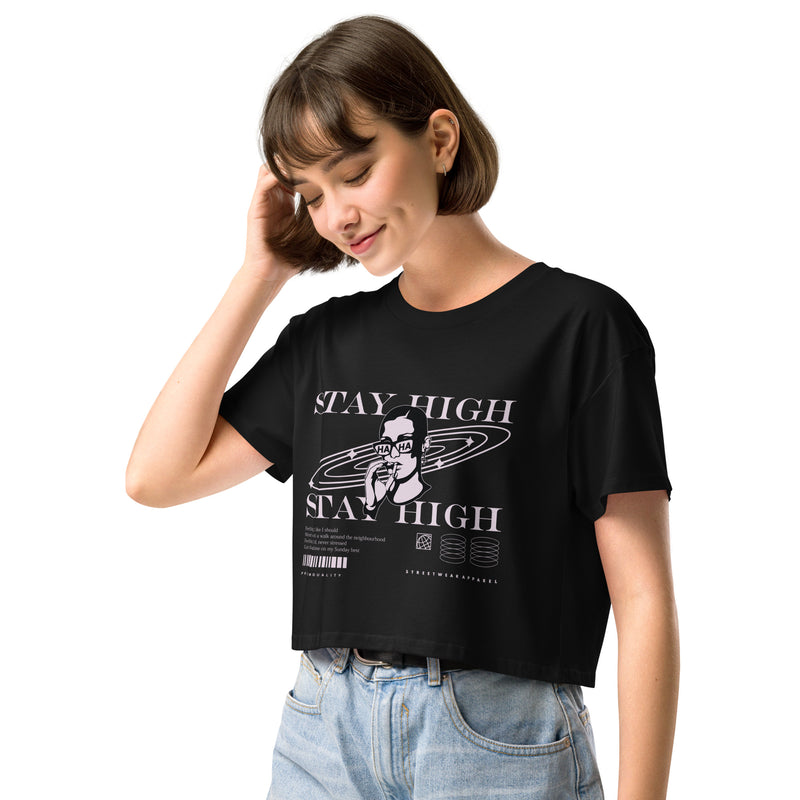 Crop top femme Stay High noir, gros plan sur l'imprimé illustration et texte